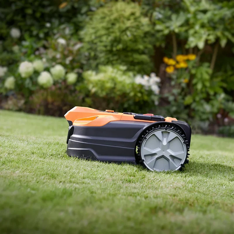 LawnMaster OcuMow® AMD18i-800 Plus | MX 24V Auto Charging Vision Robotic Lawnmower with App