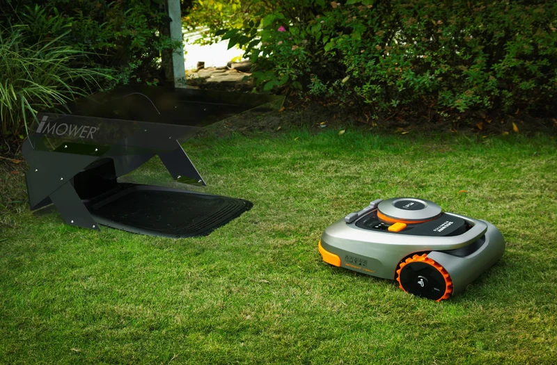 Möbius L – Garage per robot tagliaerba RTK e Vision