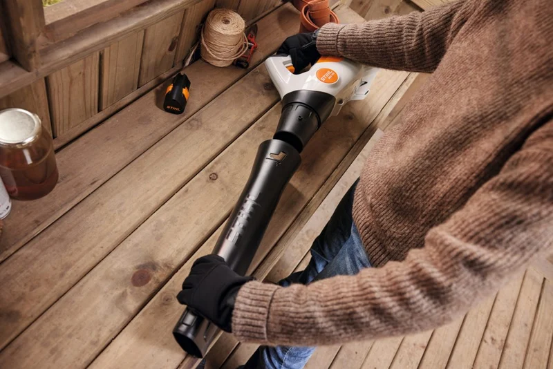 Stihl BGA 30 Akku-Laubbläser AS-System mit 2x Akku AS 2 und Ladegerät ALS 31