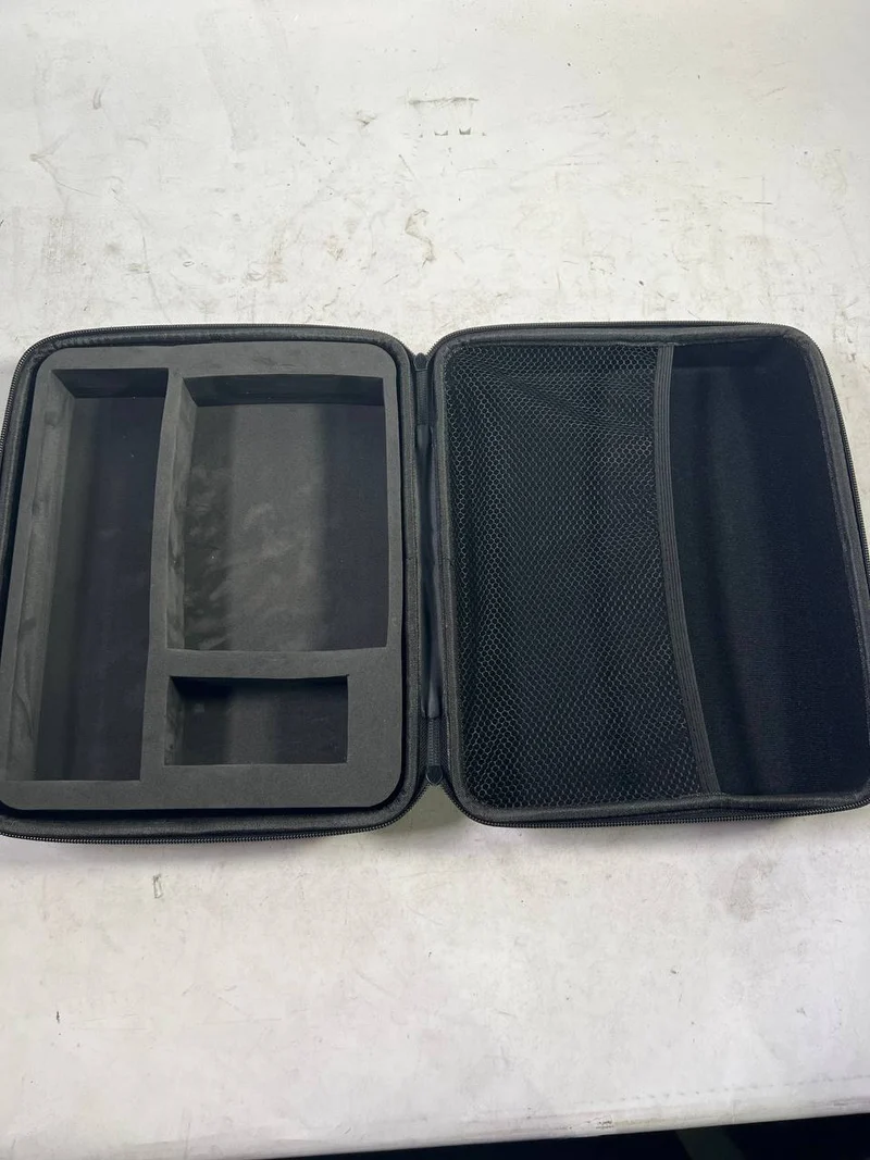 Hartschalenkoffer mit schaumstoff-Inlay - Neuwertig