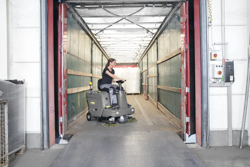 Kärcher KM 85/50 R Bp Pack 80Ah Li+FC Aufsitz-Kehrsaugmaschinen