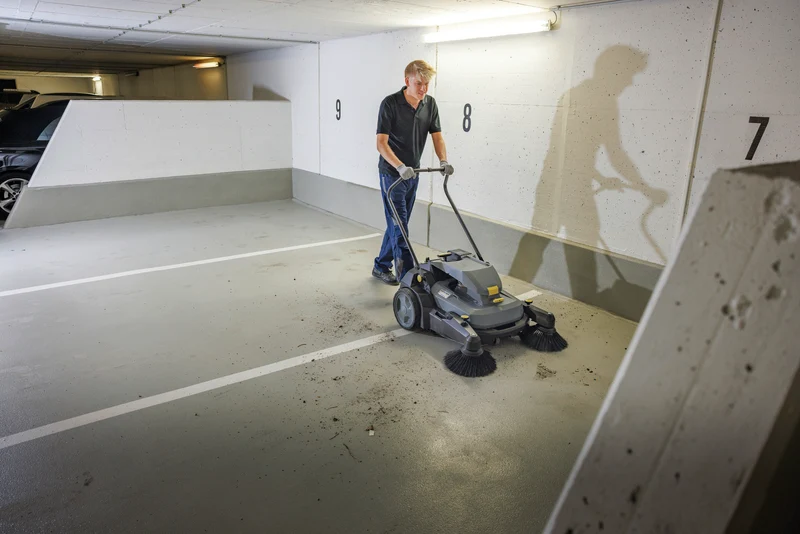 Kärcher KM 70/30 C Bp 2SB Handgeführte Kehr-/ Kehrsaugmaschinen