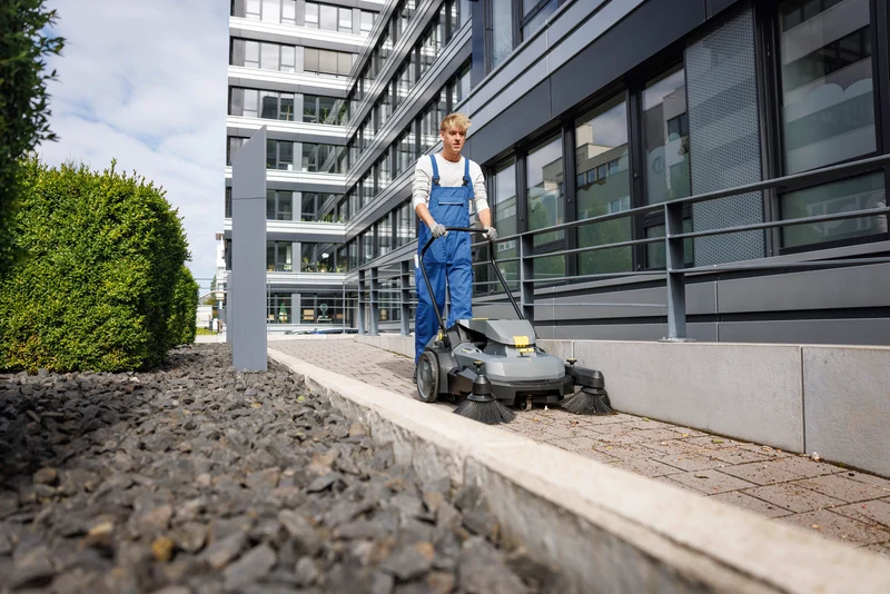 Kärcher KM 70/30 C Bp 2SB Handgeführte Kehr-/ Kehrsaugmaschinen
