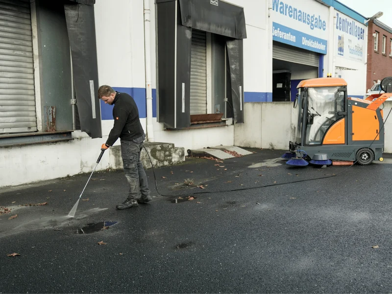 Graefer Kehrmaschine mit Kabine KM180-PRO