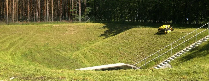 Spider ILD 02 EFI Großflächenmäher und Böschungsmäher mit Seilwinde und Schleuderwendung