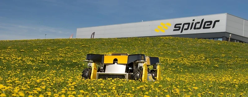 Spider 2SGS SUPERLOW EFI Großflächenmäher und Böschungsmäher mit Seilwinde, Höhe nur 71 cm, perfekt für Solarpark Pflege