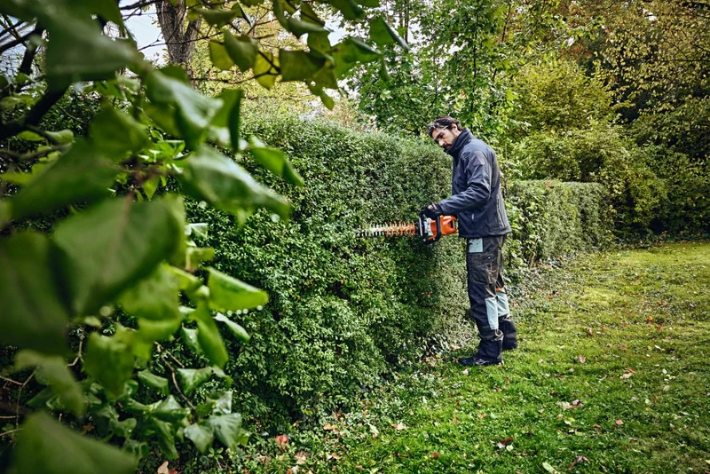 Stihl HSA 100 Akku Heckenschere, ohne Akku und ohne Ladegerät