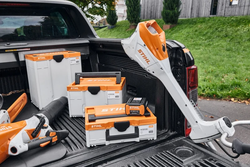 Stihl Power Box 1 mit 2x Akku AP 200.0 P und Ladegerät AL 301.1