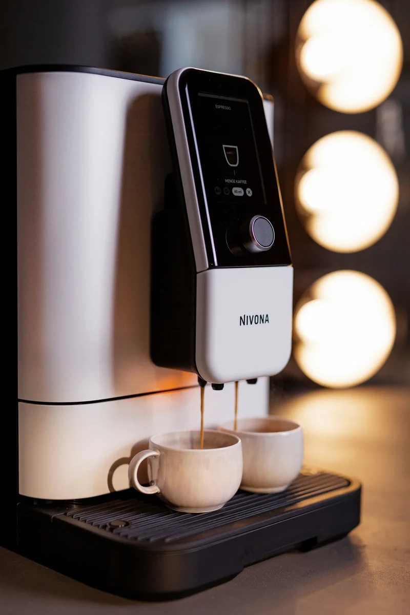 Nivona NIVO 8112 Kaffeevollautomat – Chilled Brew, 7" Touchscreen, Aroma Balance | Inkl. 7 Jahre Garantie