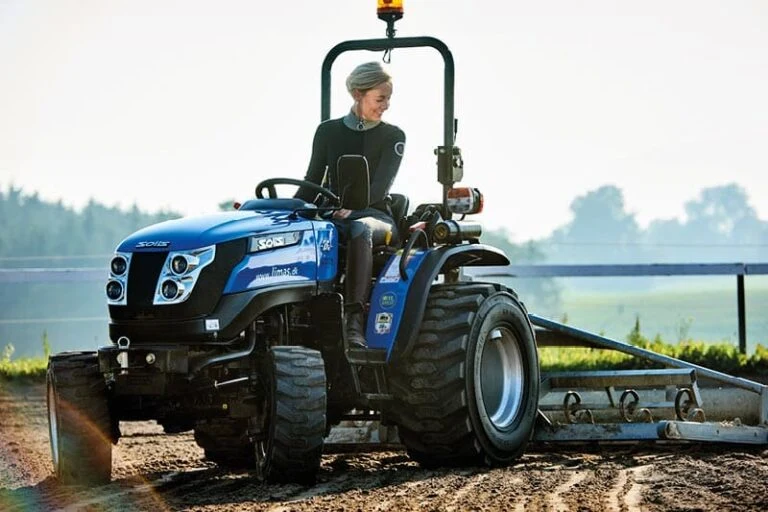 Solis Traktor 26 mit Seitenschaltung