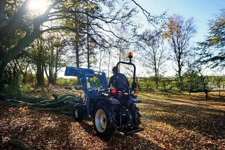 Solis Traktor 26 mit Seitenschaltung