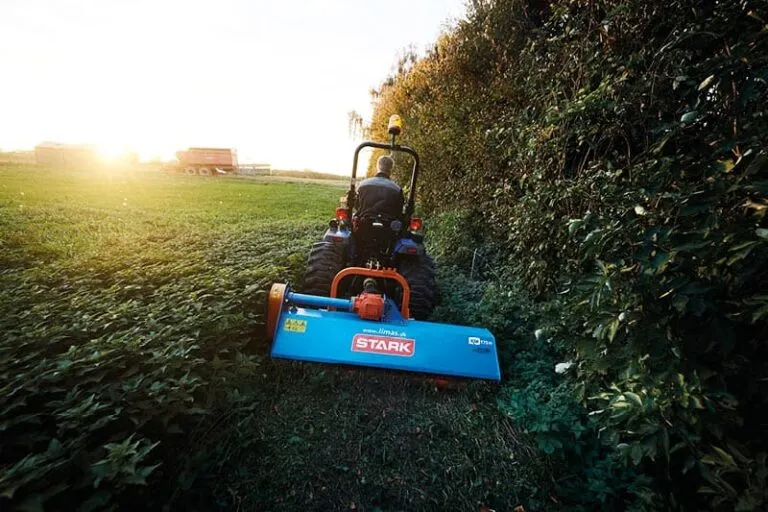 Solis Traktor 26 mit Seitenschaltung