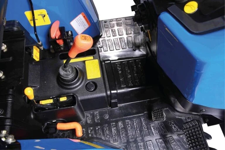 Solis Traktor 26 mit Seitenschaltung
