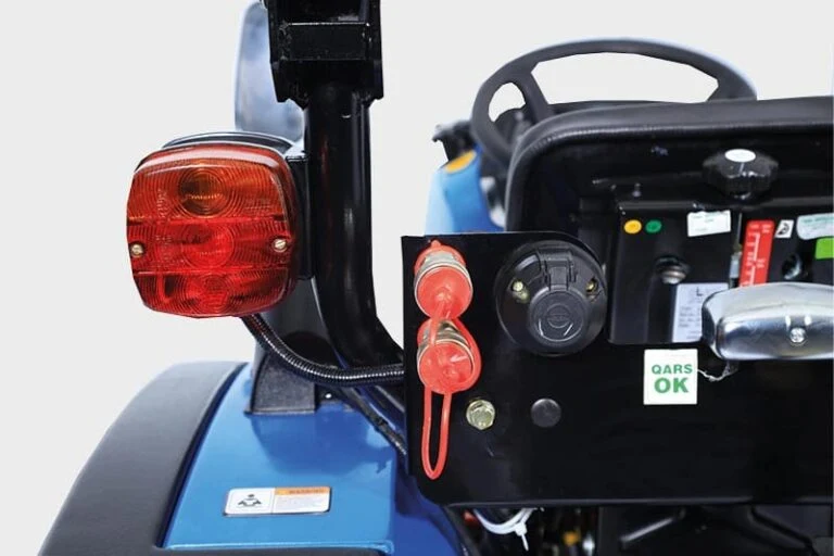 Solis Traktor 26 mit Seitenschaltung