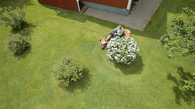 Rider R 318X mit Mähwerk