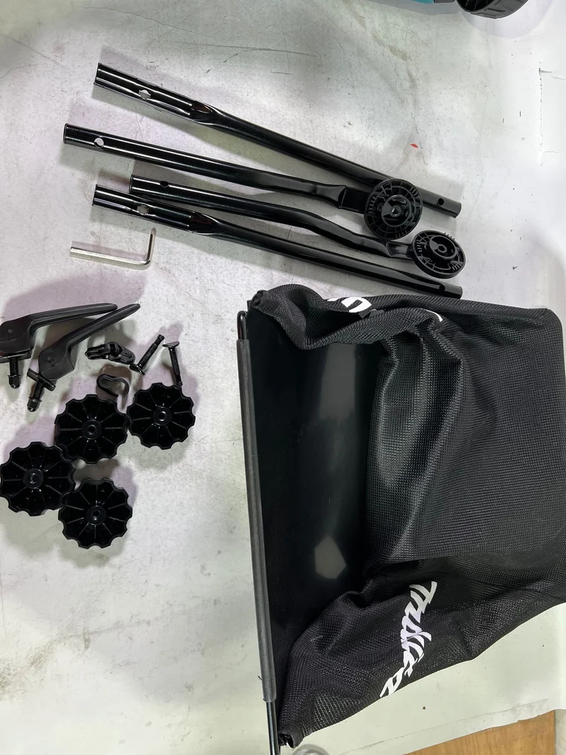 Makita DUV 320 Z Akku Vertikutierer 18 V 32 cm 30 l Brushless Solo - ohne Akku, ohne Ladegerät - OVP Beschädigt