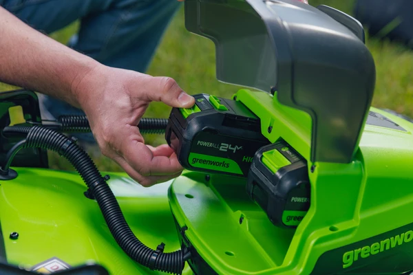 POWERALL 48V (24V x 2) Rasenmäher 46cm mit Radantrieb Gen. II - 2x 4Ah Akkus
