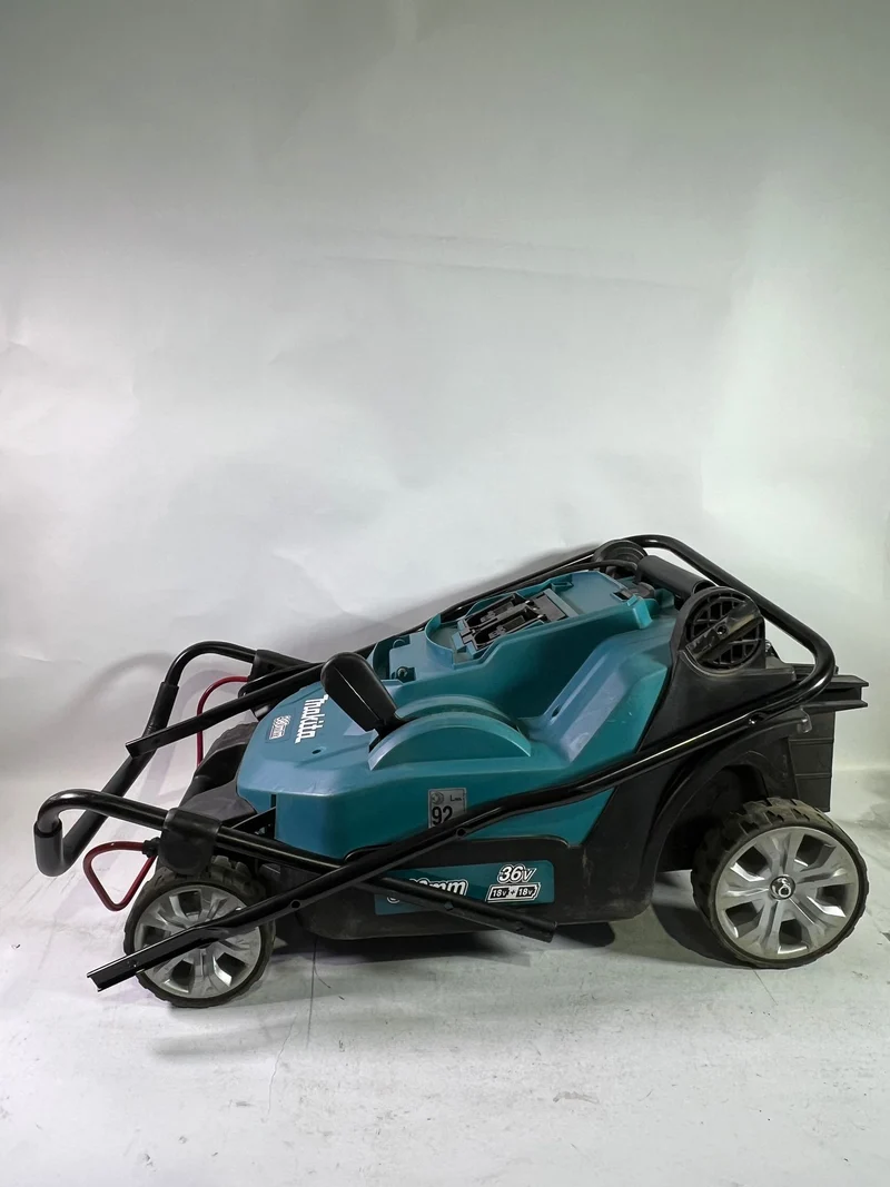 Makita DLM 382 Z Akku Rasenmäher 36 V ( 2x 18 V ) 38 cm 40 l Solo - ohne Akku, ohne Ladegerät - Reparaturgerät