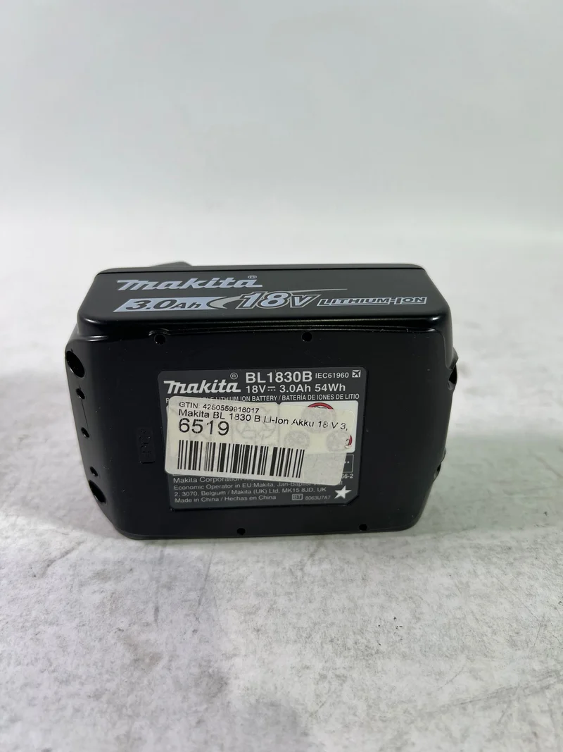 Makita BL 1830 B Li-Ion Akku 18 V 3,0 Ah / 3000 mAh ( 197599-5 ) mit LED Anzeige - original, kein Nachbau - Reparaturgerät