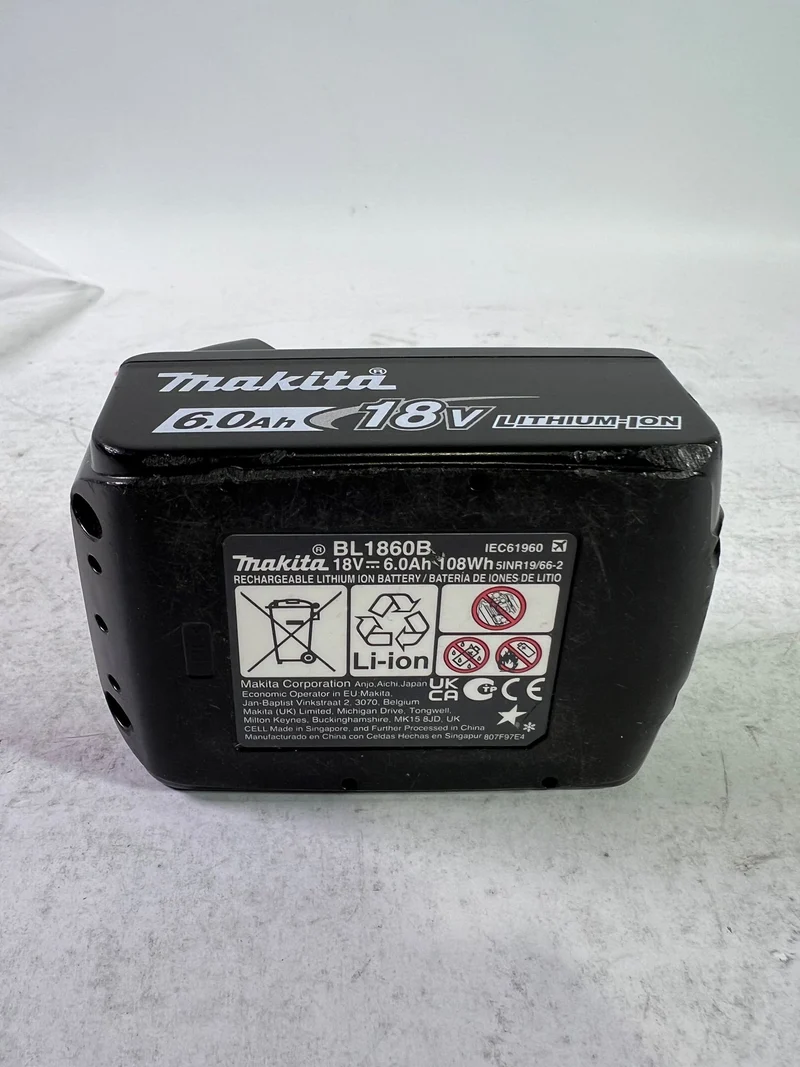 Makita BL 1860 B 18 V - 6,0 Ah / 6000 mAh Li-Ion Akku mit LED - Anzeige ( 197422-4 ) - original, kein Nachbau - Reparaturgerät