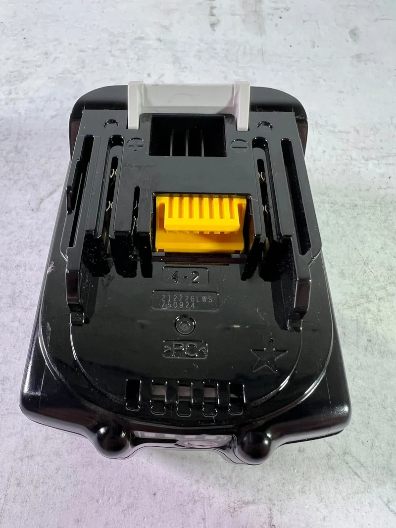 Makita BL 1850 B Li-Ion Akku 18V 5,0 Ah ( 197280-8 / 632f15-1 ) mit LED Anzeige - Nachfolger von 196672-8 - Reparaturgerät
