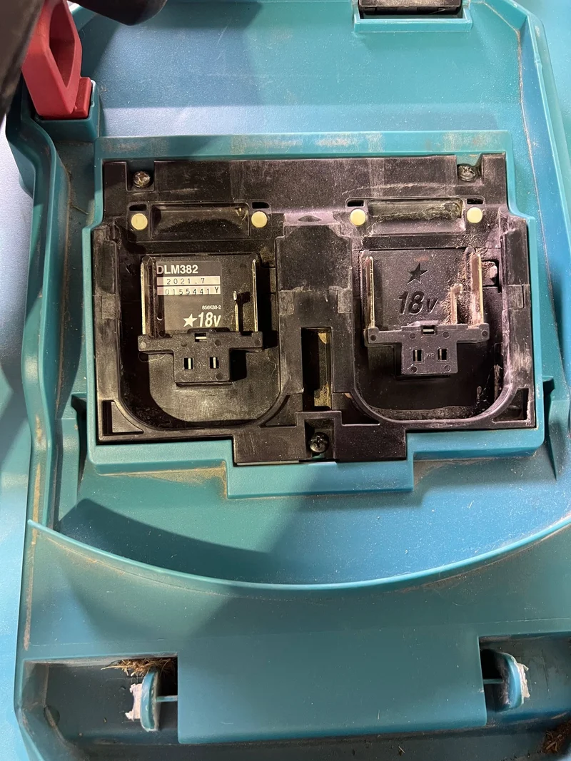 Makita DLM 382 Z Akku Rasenmäher 36 V ( 2x 18 V ) 38 cm 40 l - ohne Akku, ohne Ladegerät