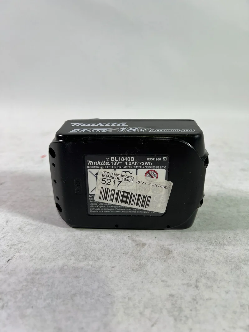 Makita BL 1830 B Li-Ion Akku 18 V 3,0 Ah / 3000 mAh ( 197599-5 ) mit LED Anzeige - original, kein Nachbau - Reparaturgerät