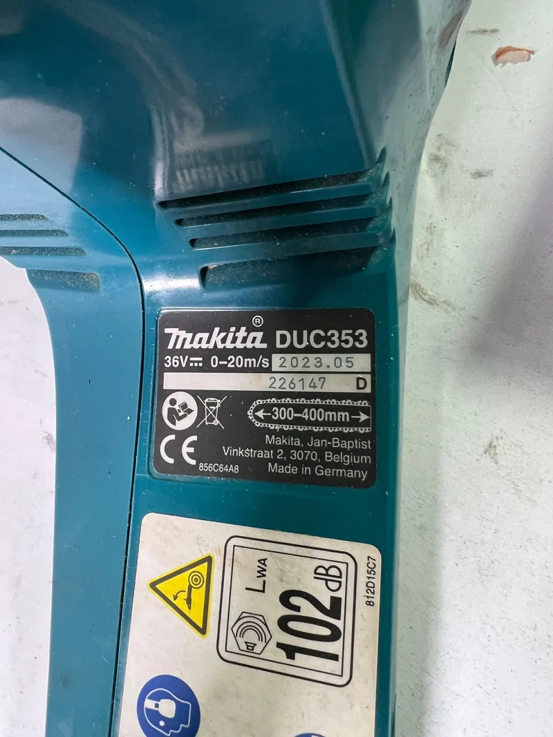 Makita DUC 353 Z Akku Kettensäge 36V ( 2x18V ) Brushless 35 cm Solo - ohne Akku, ohne Ladegerät - Gebraucht