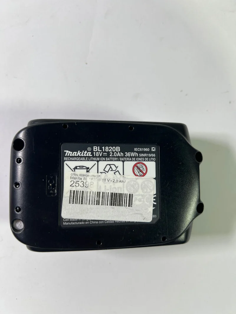 Makita BL 1820 B 18 V - 2,0 Ah / 2000 mAh Li-Ion Akku mit LED - Anzeige ( 197254-9 ) - original, kein Nachbau - Leicht Gebraucht
