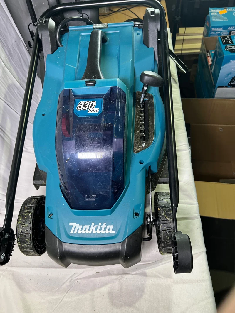 Makita DLM 330 Z Akku Rasenmäher 18 V 33 cm 30 l Solo - ohne Akku, ohne Ladegerät - Reparaturgerät