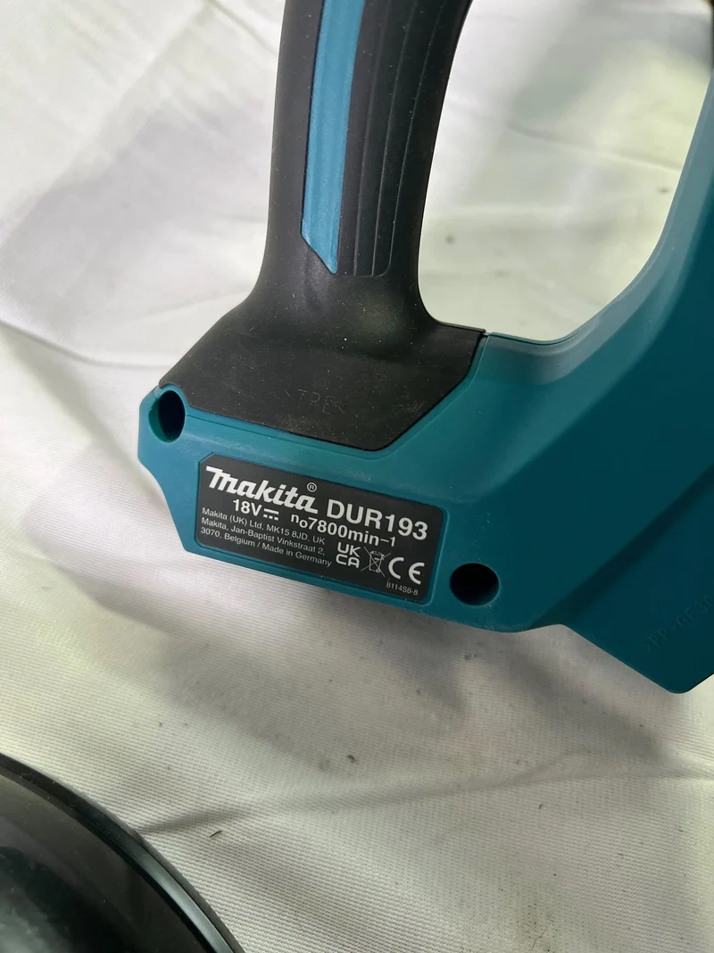Makita DUR 193 Z Akku Rasentrimmer 18 V 26 cm Solo - ohne Akku, ohne Ladegerät - Reparaturgerät