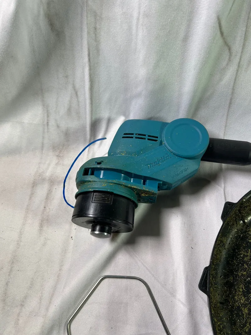 Makita DUR 193 Z Akku Rasentrimmer 18 V 26 cm Solo - ohne Akku, ohne Ladegerät - Reparaturgerät