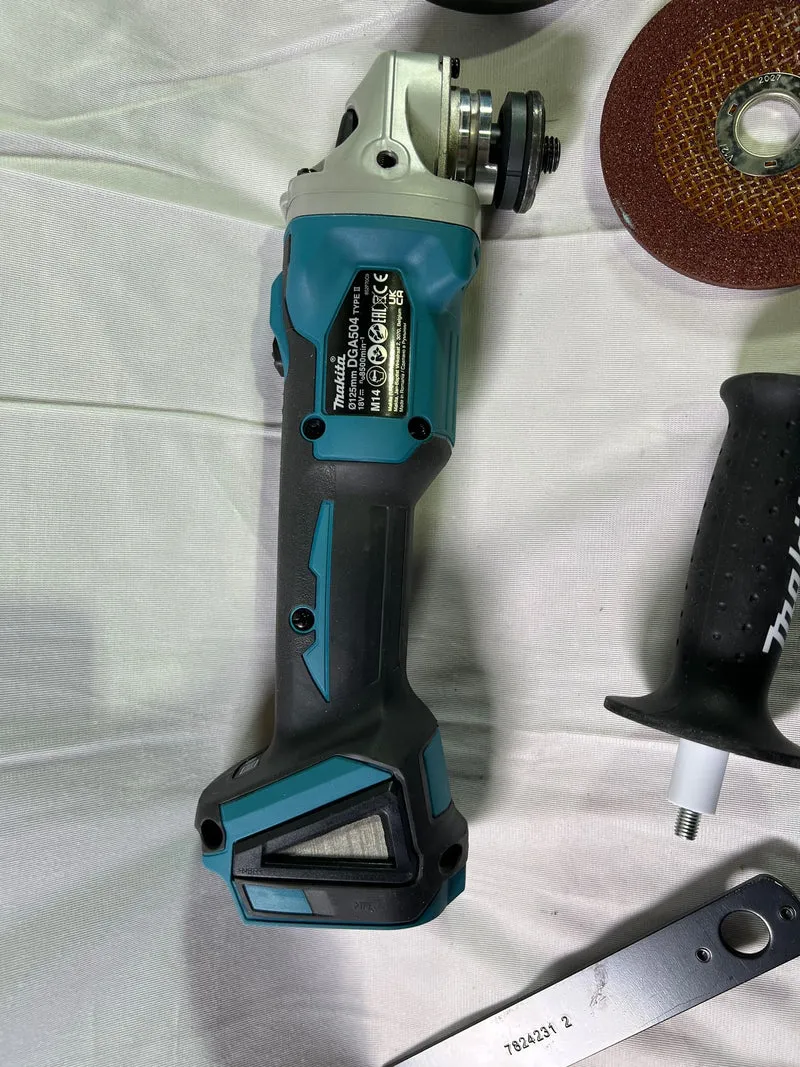 Makita DGA 504 Z Akku Winkelschleifer 18 V 125 mm Brushless Solo - ohne Akku, ohne Ladegerät - Reparaturgerät
