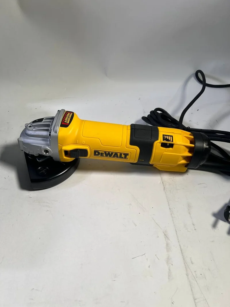 DeWalt DWE 4257 KT Betonschleifer / Winkelschleifer 1500 Watt mit Topfscheibe im TStak Koffer - Leicht Gebraucht