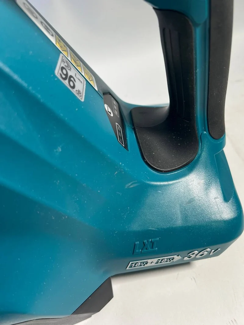 Makita DUB 362 Z Akku Laubbläser Gebläse 2x18V - ohne Akku und Ladegerät - Leicht Gebraucht