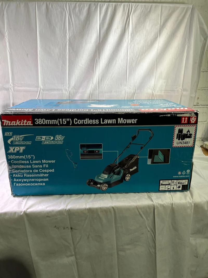 Makita DLM 382 Z Akku Rasenmäher 36 V ( 2x 18 V ) 38 cm 40 l Solo - ohne Akku, ohne Ladegerät - OVP Beschädigt