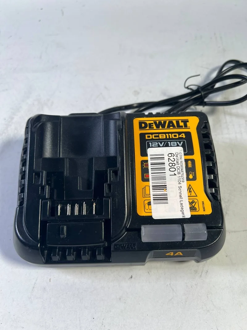 DeWalt DCB 1104 Schnell Ladegerät 10,8 - 18 V 4,0 A für XR Li-Ion Akkus - Leicht Gebraucht