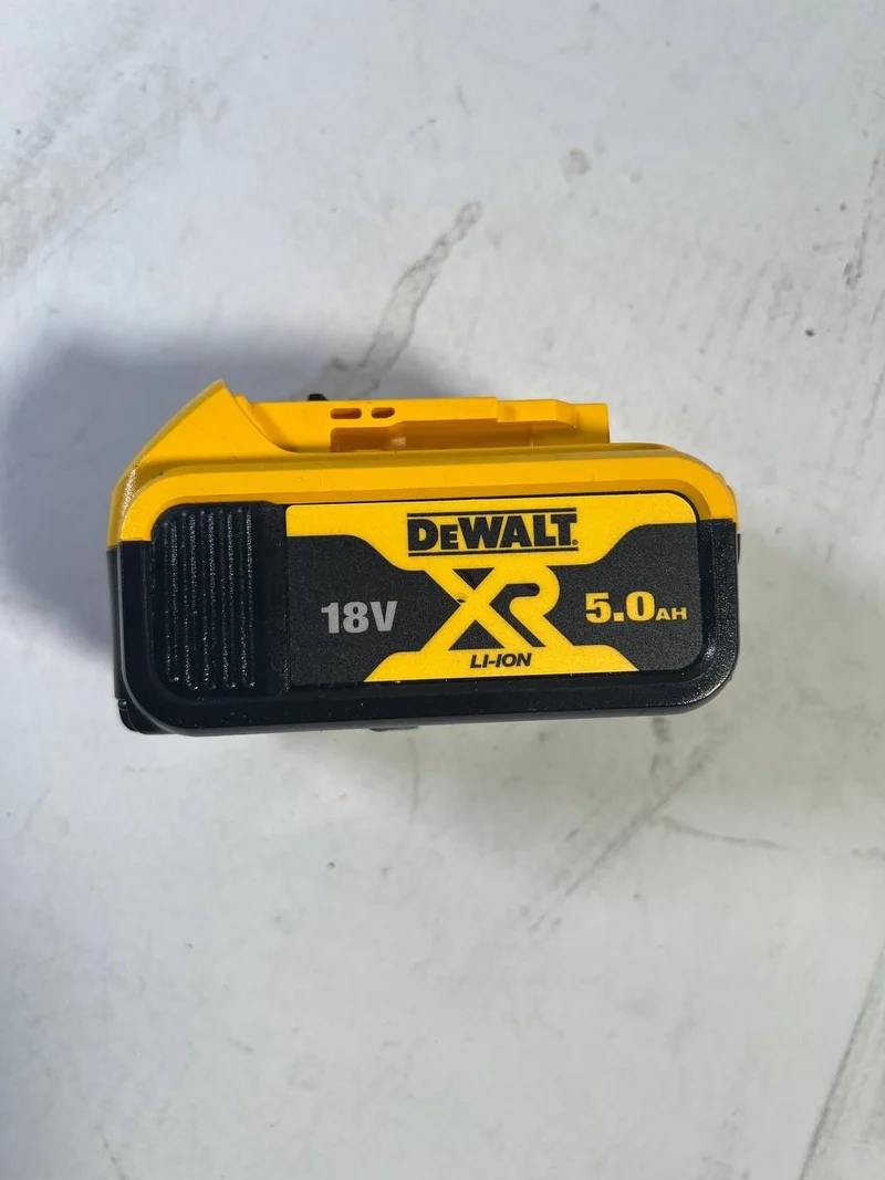 DeWalt DCB 184 Akkupack 18 V 5,0 Ah / 5000 mAh XR Li-Ion Akku - mit Ladestandanzeige - Leicht Gebraucht