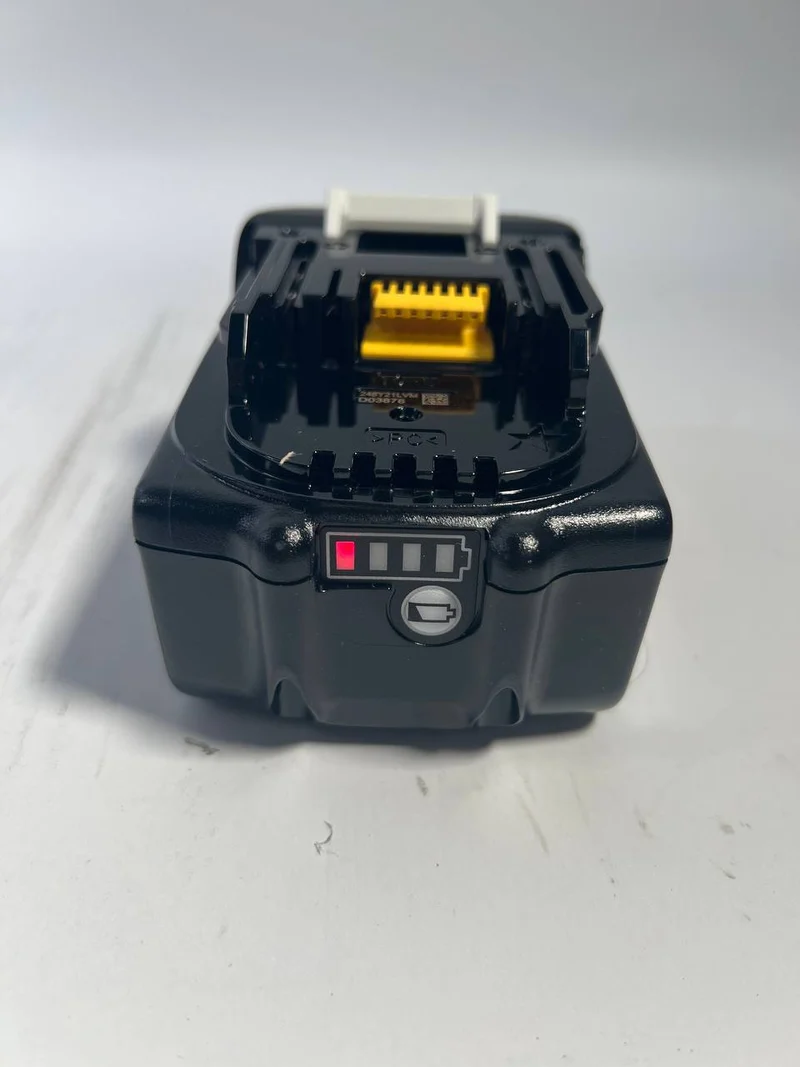 Makita BL 1830 B Li-Ion Akku 18 V 3,0 Ah / 3000 mAh ( 197599-5 ) mit LED Anzeige - original, kein Nachbau - Leicht Gebraucht