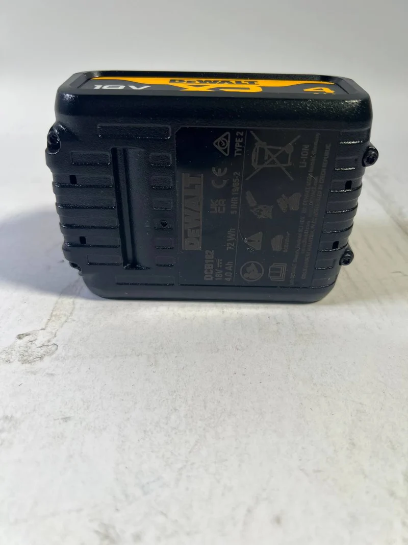 DeWalt DCB 182 Akkupack 18 V 4,0 Ah / 4000 mAh XR Li-Ion Akku - mit Ladestandanzeige - Leicht Gebraucht