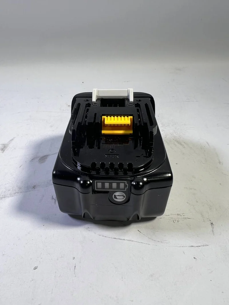 Makita BL 1840 B 18 V - 4 Ah / 4000 mAh ( 197265-4 ) Li-Ion Akku mit LED - Anzeige - Neuwertig