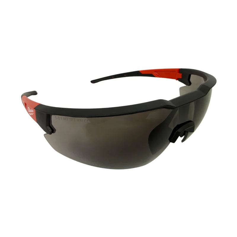 Milwaukee getönte Schutzbrille ( 4932478764 ) komfortabel, flexibel, kratzfest & beschlagfrei