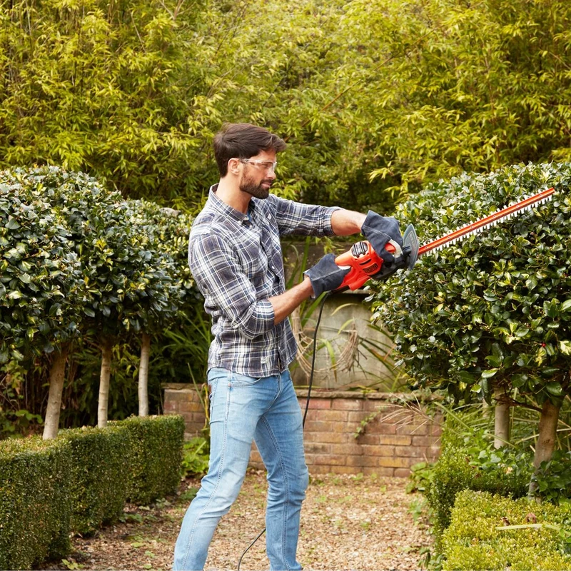 Hedge trimmer Black+Decker BEHT251-QS 450W
