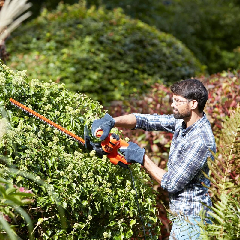 Hedge trimmer Black+Decker BEHT251-QS 450W