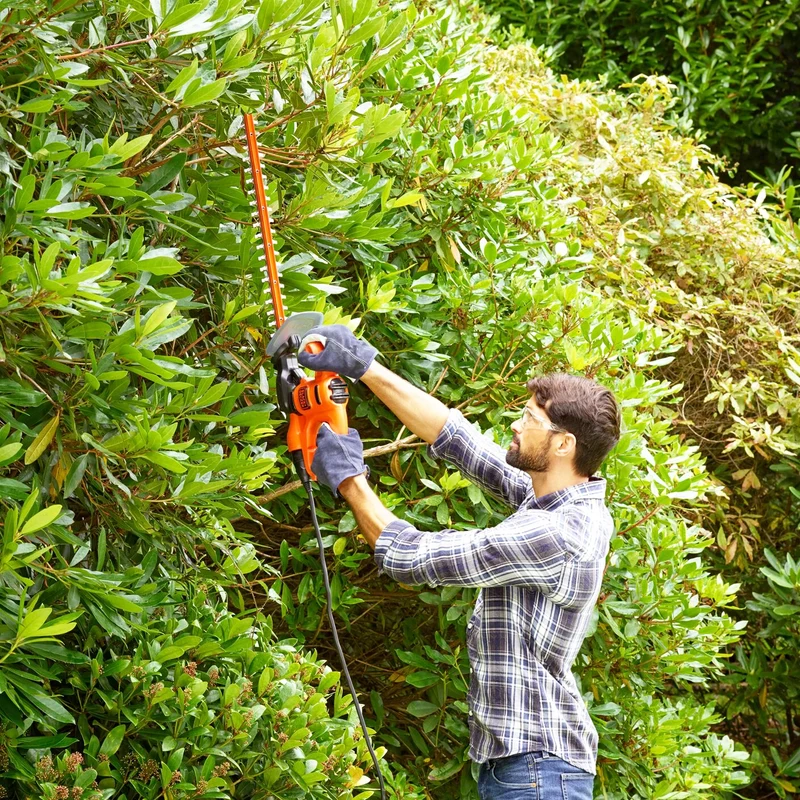 Hedge trimmer Black+Decker BEHT251-QS 450W