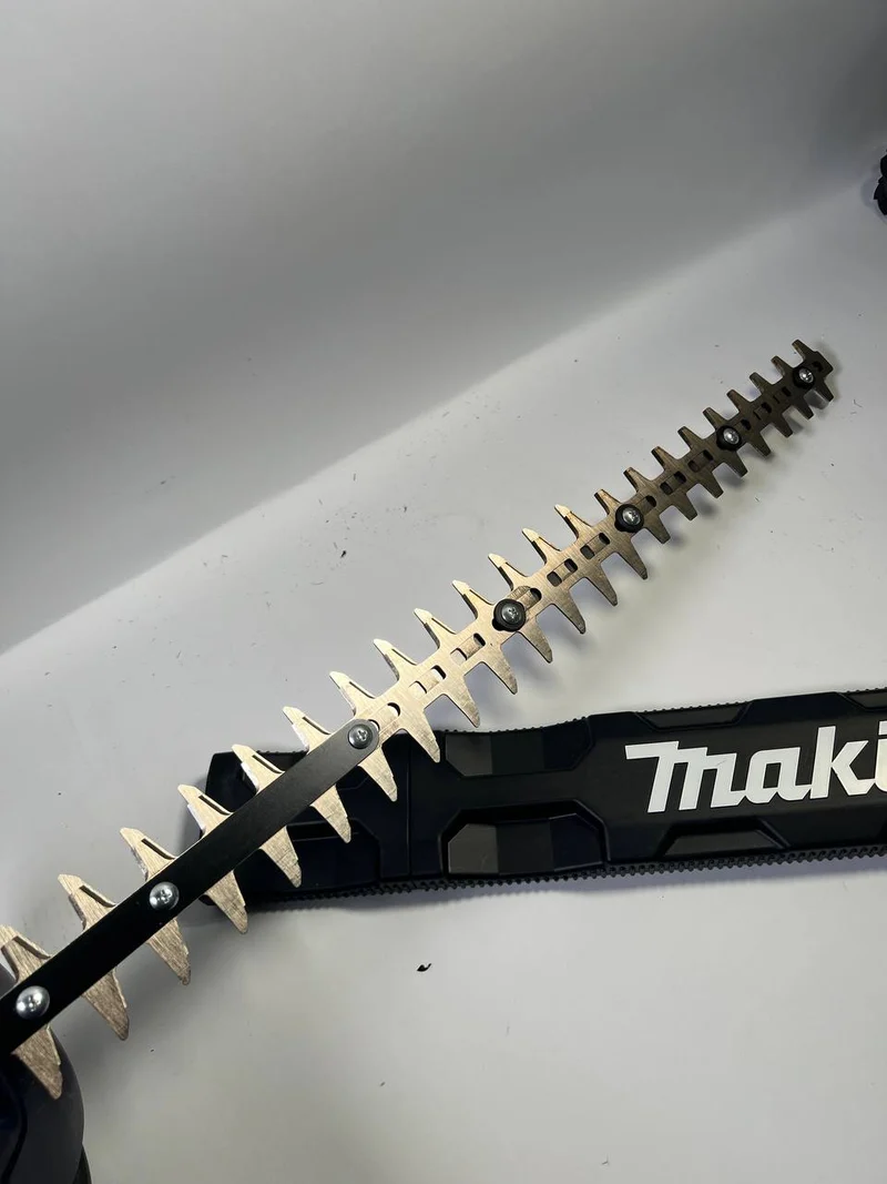 Makita DUH 607 Z Akku Heckenschere 18 V 60 cm Solo - ohne Akku, ohne Ladegerät - Leicht Gebraucht
