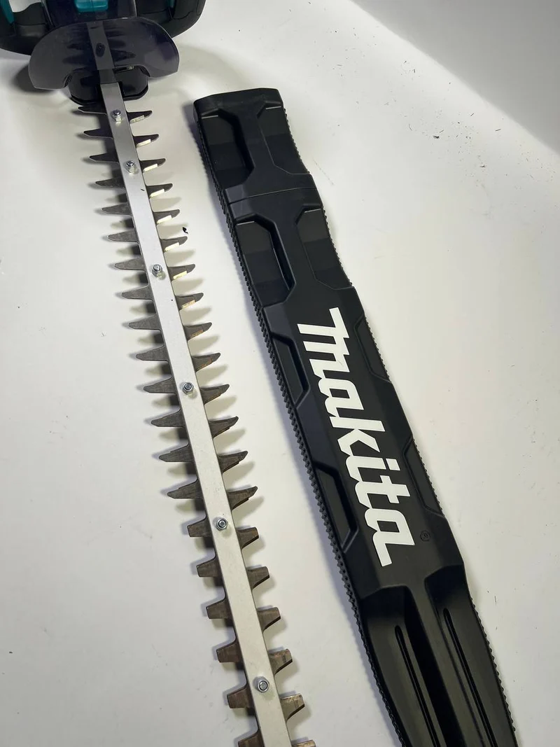 Makita DUH 607 Z Akku Heckenschere 18 V 60 cm Solo - ohne Akku, ohne Ladegerät - Leicht Gebraucht