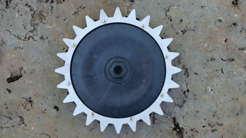 ROBO CLAWS Traktions-Spikes aus Aluminium für Yardforce Mähroboter 500, 600, X100i, NX, Classic & MB Serie