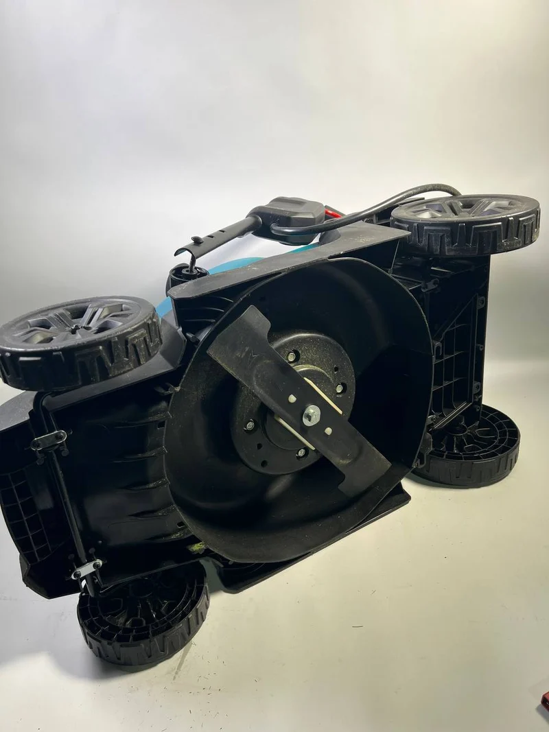 Makita DLM 330 Z Akku Rasenmäher 18 V 33 cm 30 l Solo - Leicht Gebraucht