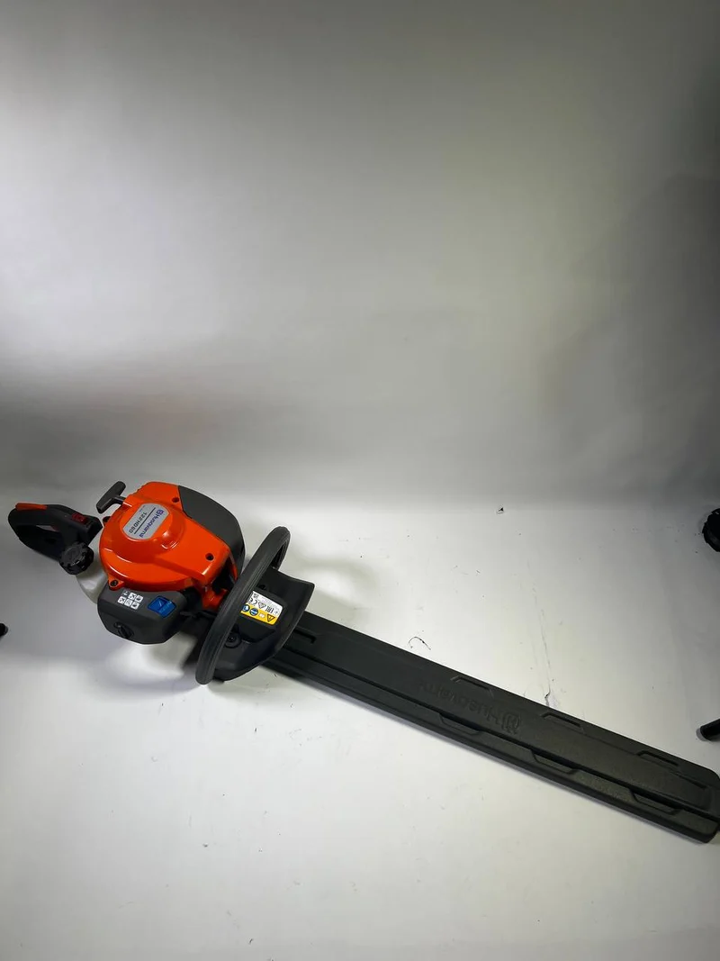 Husqvarna 122HD60 Benzin Heckenschere 0,6 kW 21,7 cm³ 59 cm - „Herstellergeprüft & überholt“